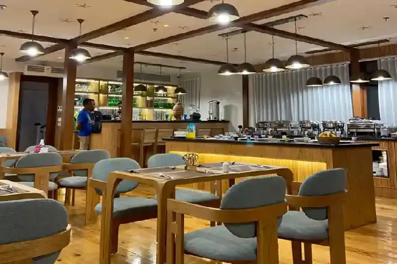 Ristorante raffinato della Dahabeya Per Ba Merkaba